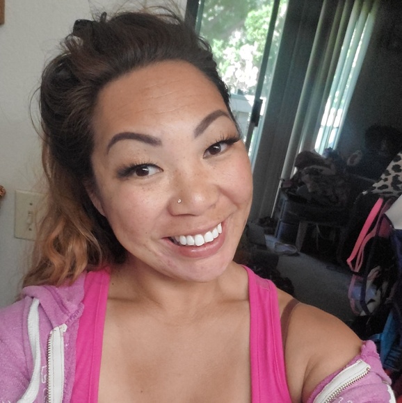 Meet your Posher, Kat - Picture 1 of 1